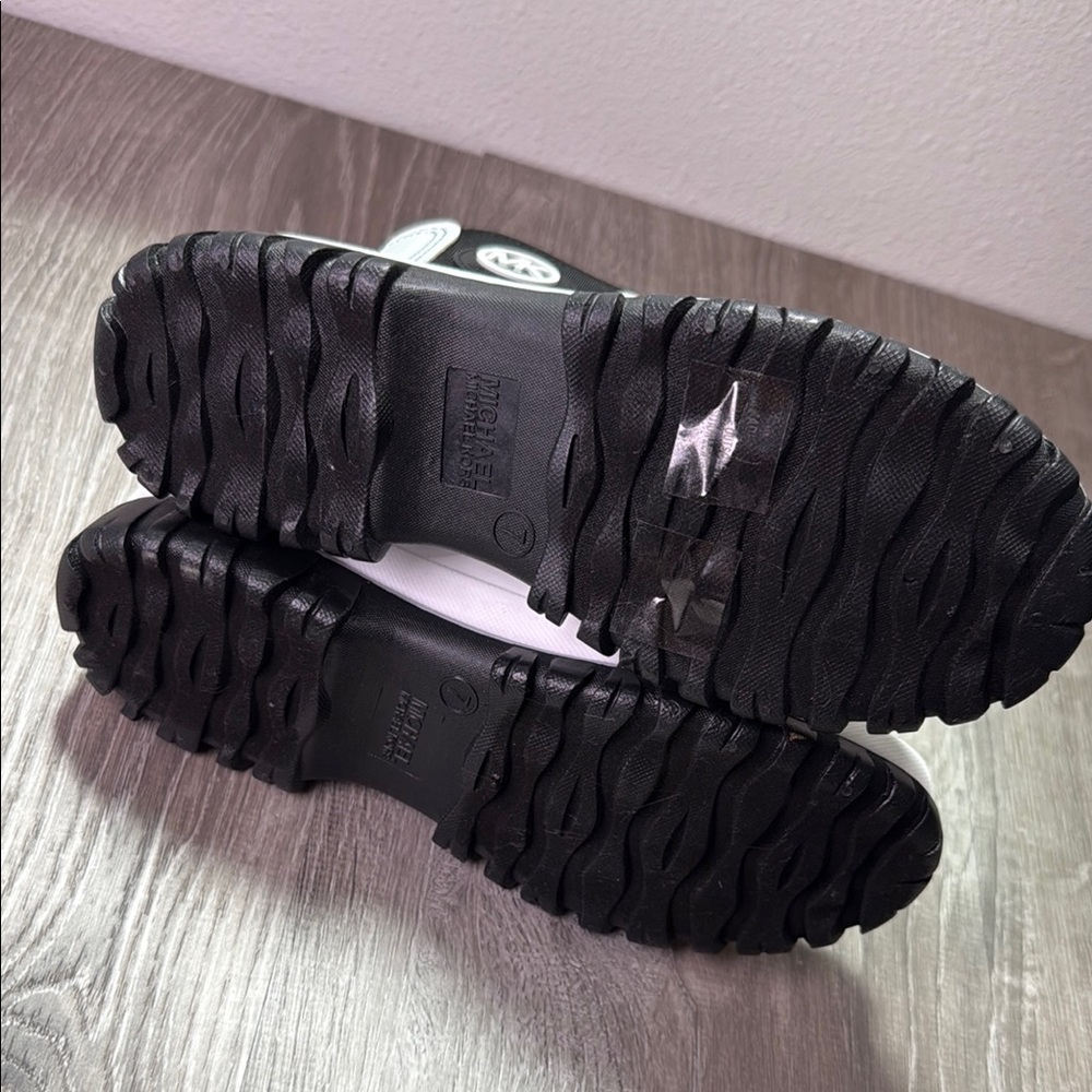 Michael Kors White and Black Winter Boots - Picture 3 of 4